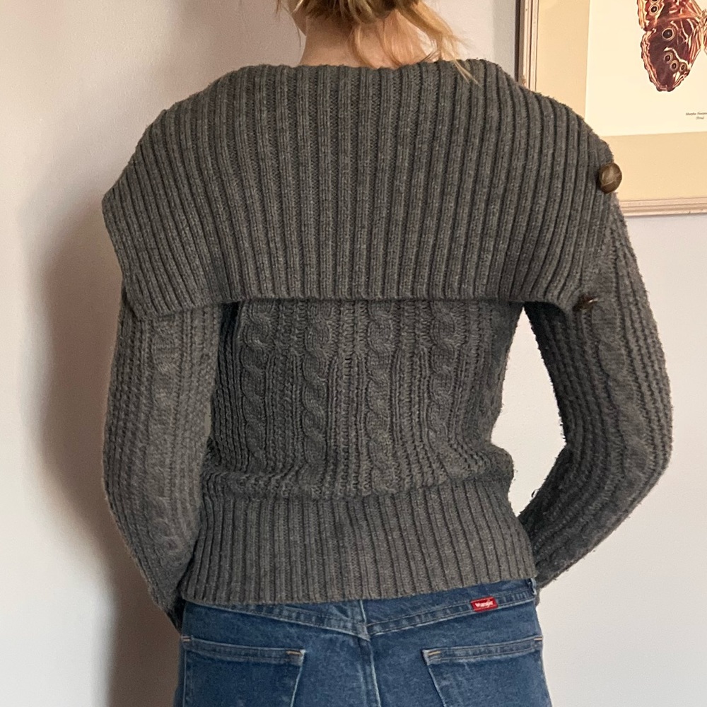 Gray sweater - Picture 3 of 5